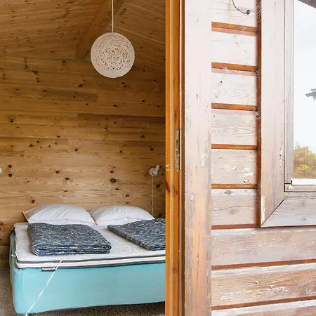 8 Person In Struer-by Traum *