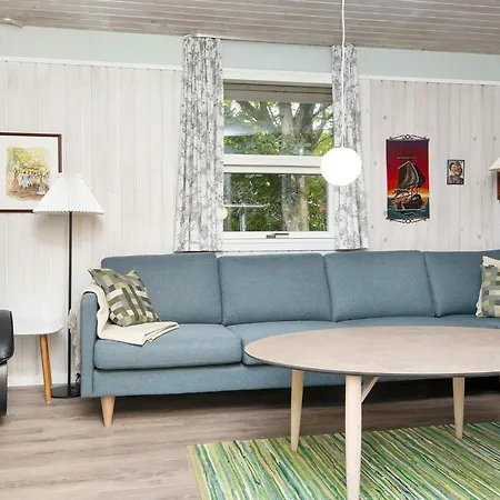 8 Person In Struer-by Traum *