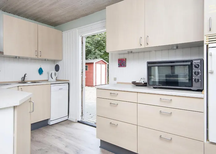 8 Person In Struer-by Traum * Struer